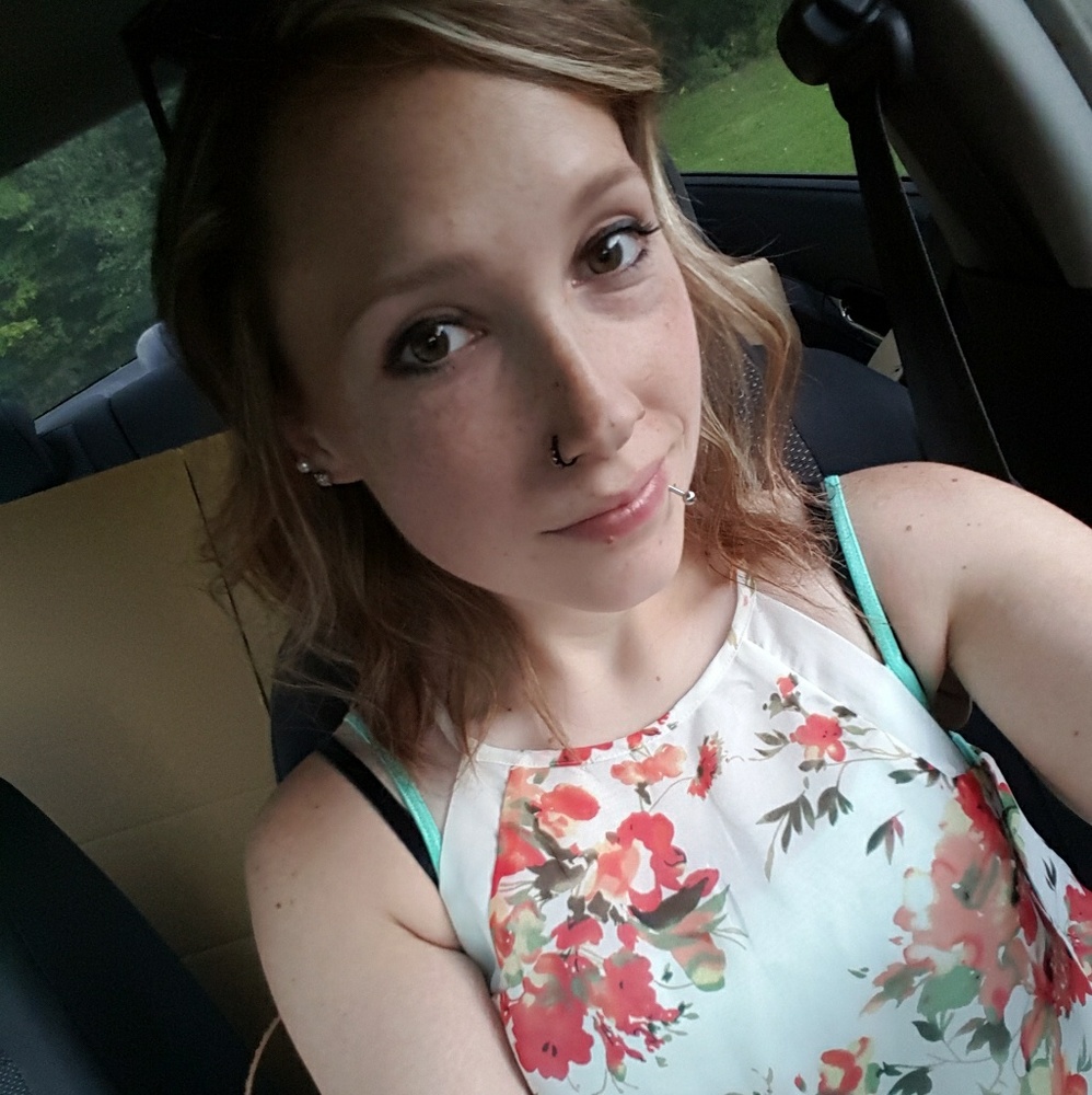 Meet your Posher, Holly